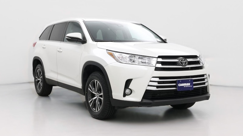 2019 Toyota Highlander LE Hero Image