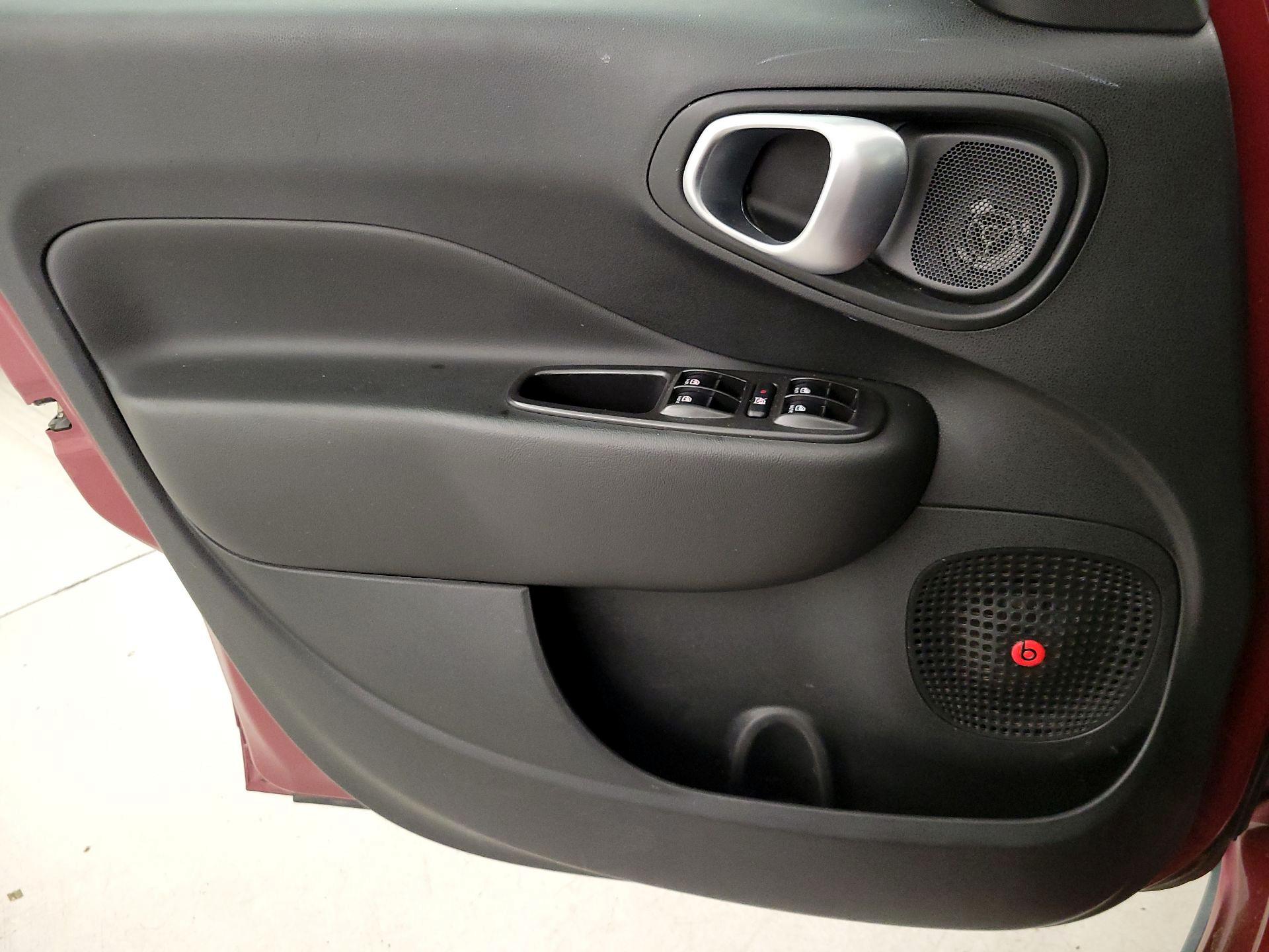 Thumbnail: 2016 Fiat 500L - 12