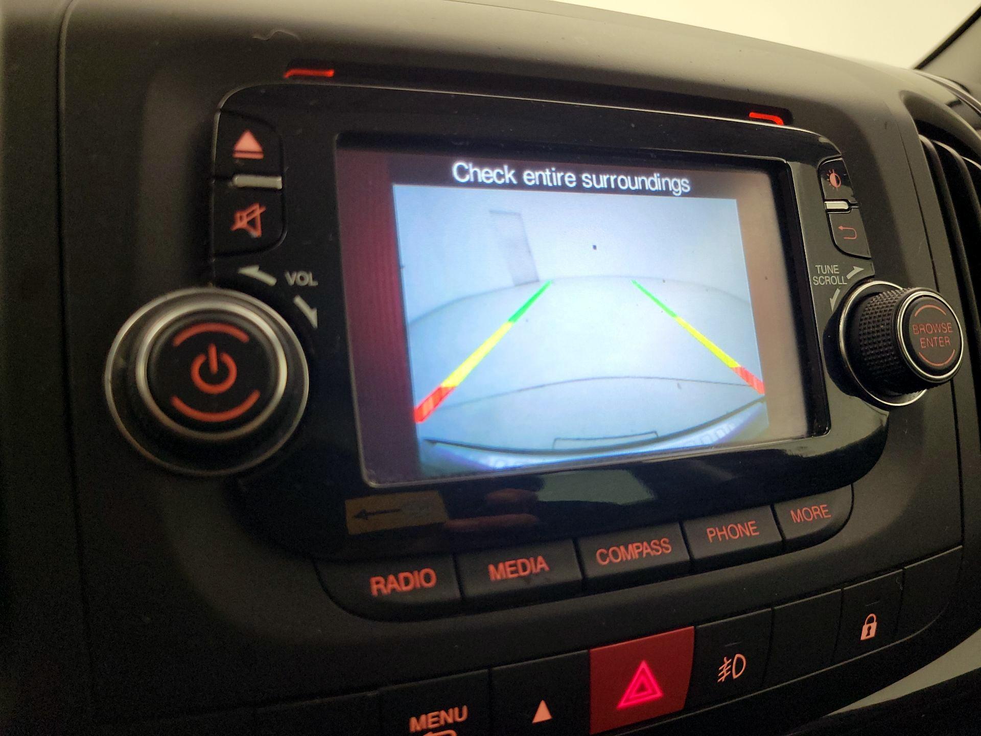 Thumbnail: 2016 Fiat 500L - 13