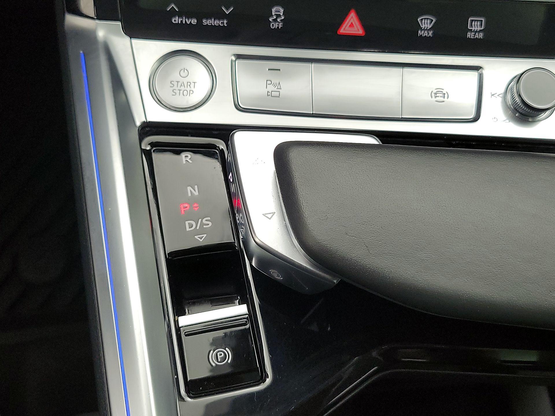 Thumbnail: 2019 Audi e-tron - 18