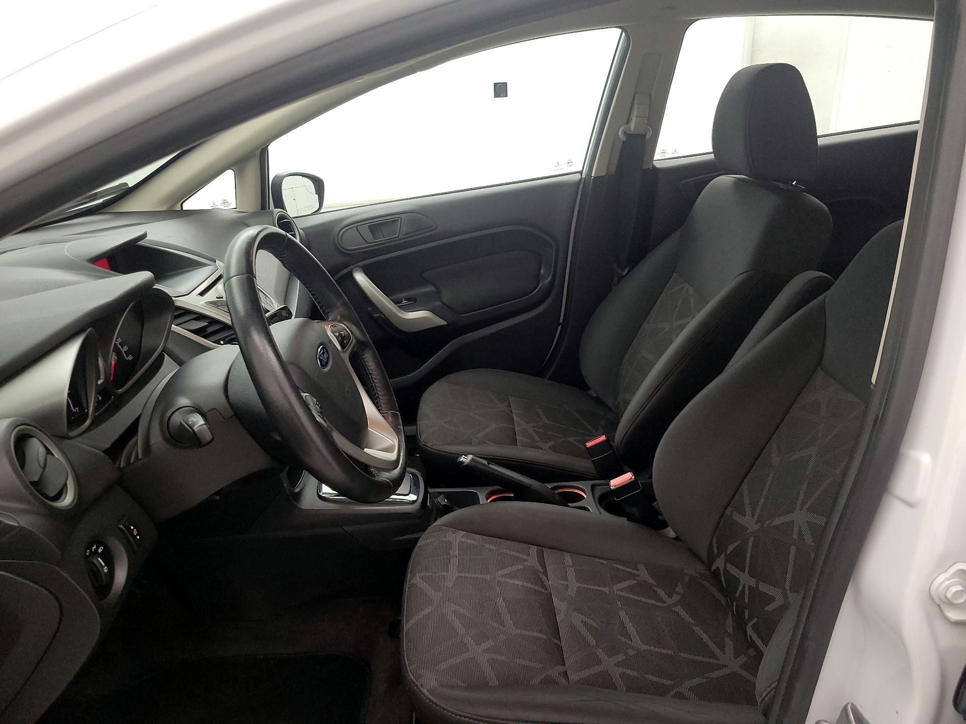 Thumbnail: 2013 Ford Fiesta - 11