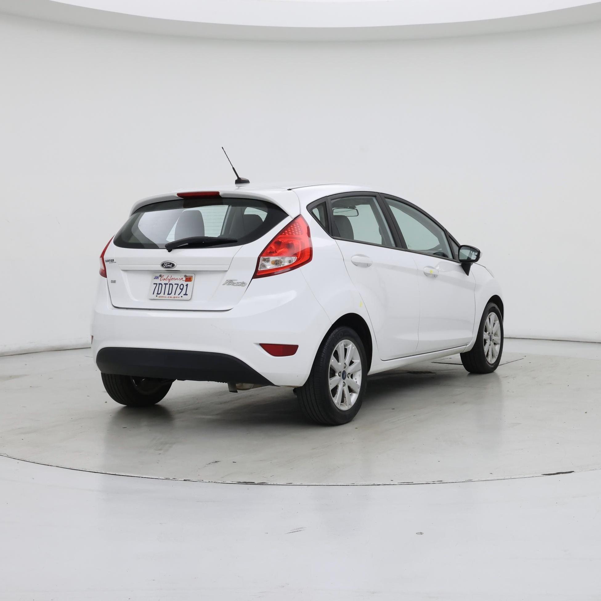 Thumbnail: 2013 Ford Fiesta - 8