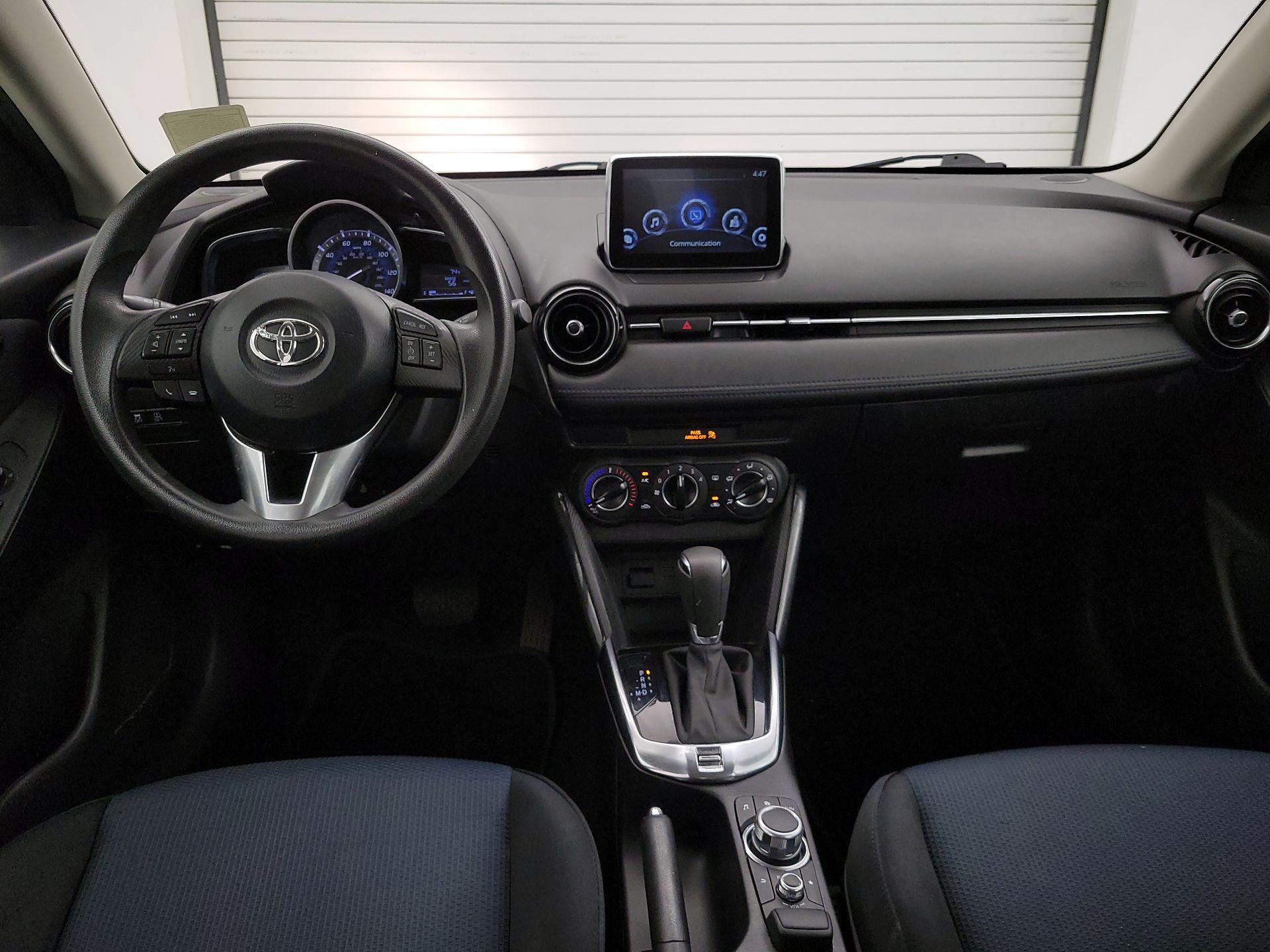 Thumbnail: 2017 Toyota Yaris iA - 9