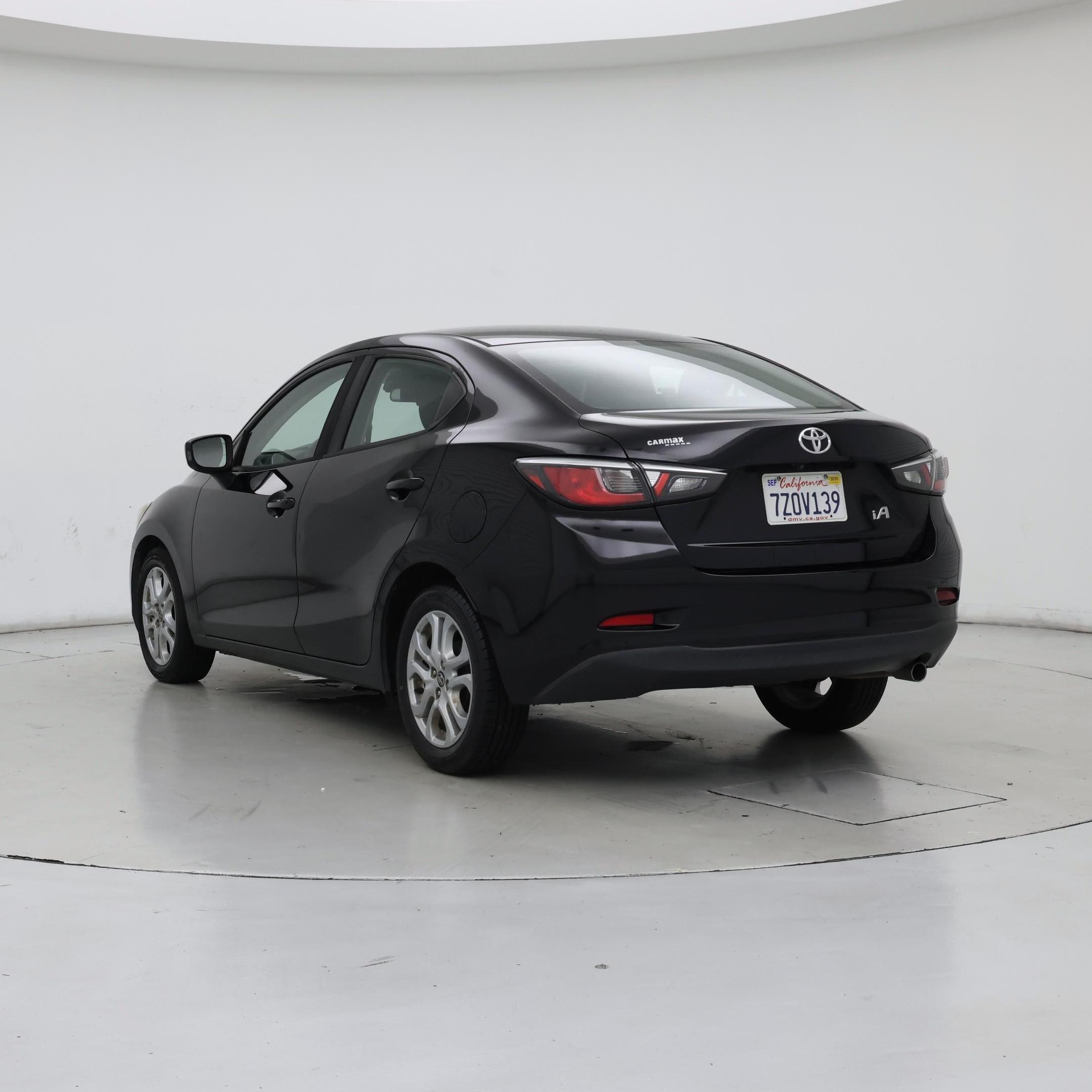 Thumbnail: 2017 Toyota Yaris iA - 2