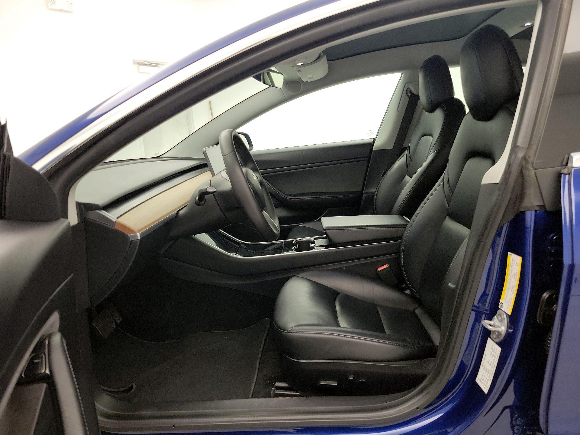 Thumbnail: 2020 Tesla Model 3 - 11