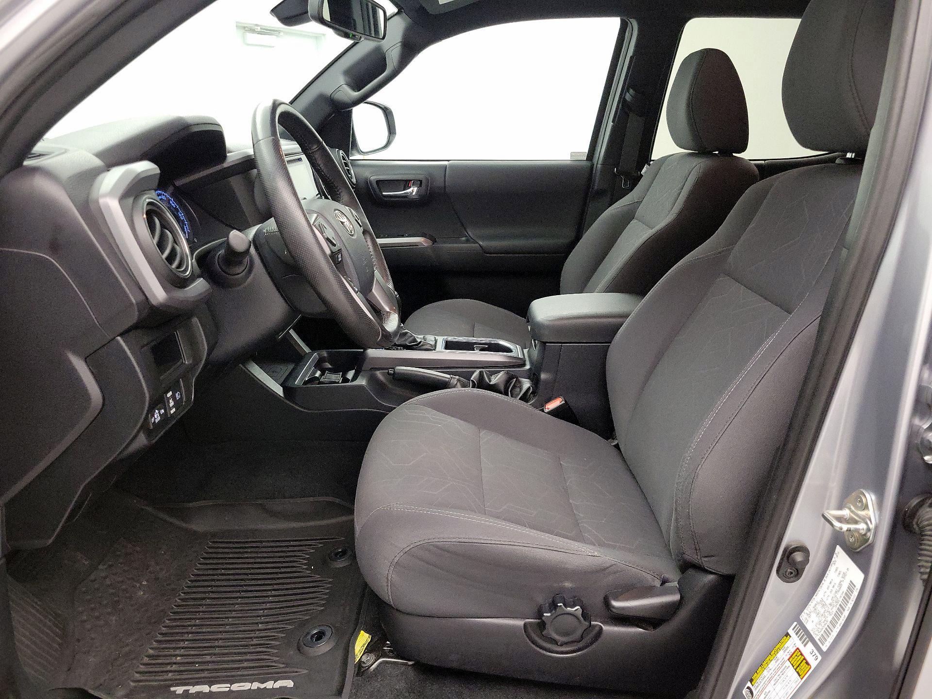 Thumbnail: 2019 Toyota Tacoma - 11