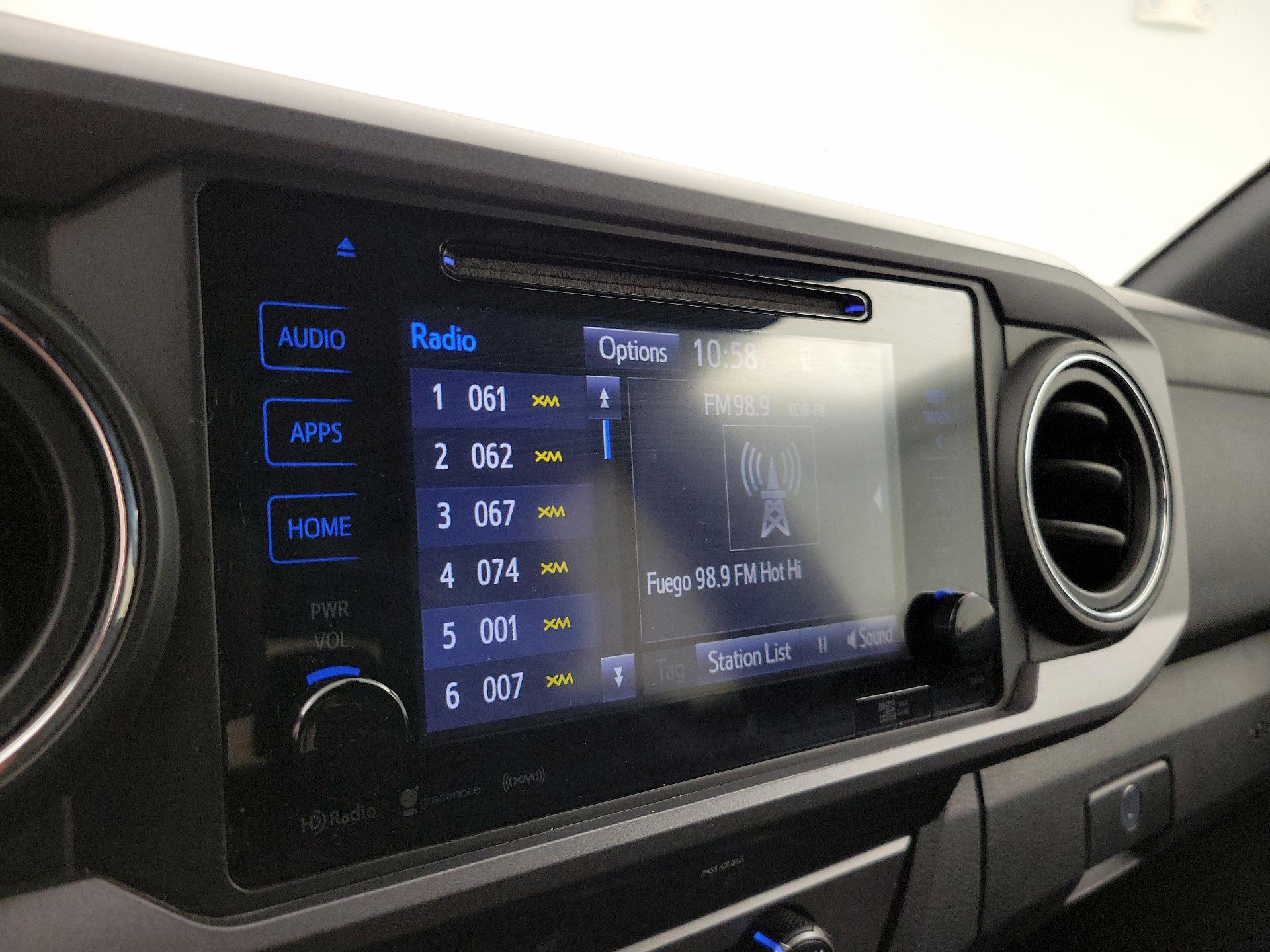 Thumbnail: 2019 Toyota Tacoma - 15