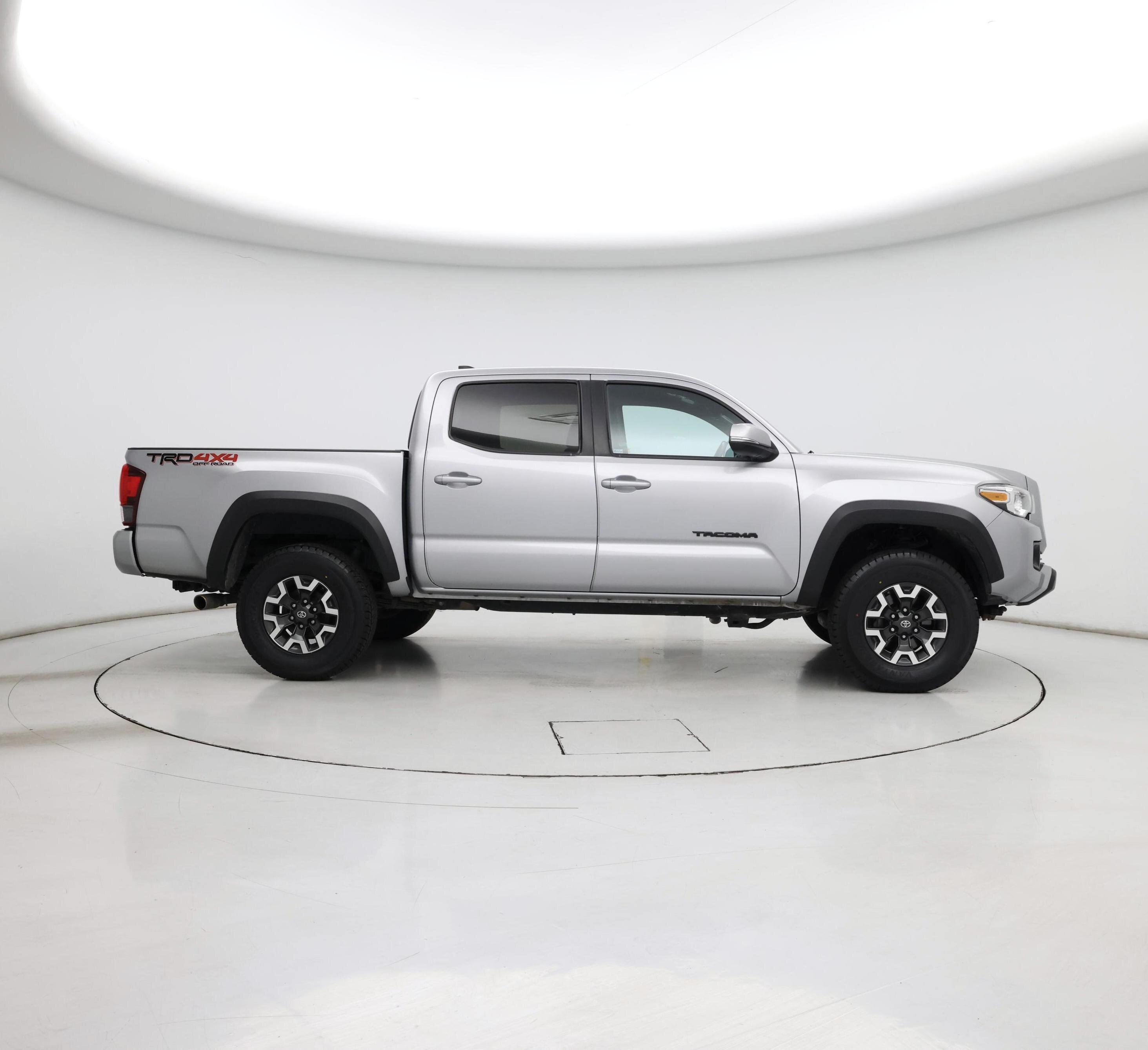 Thumbnail: 2019 Toyota Tacoma - 7