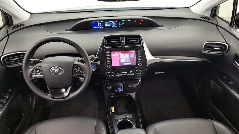 2020 Toyota Prius XLE 9