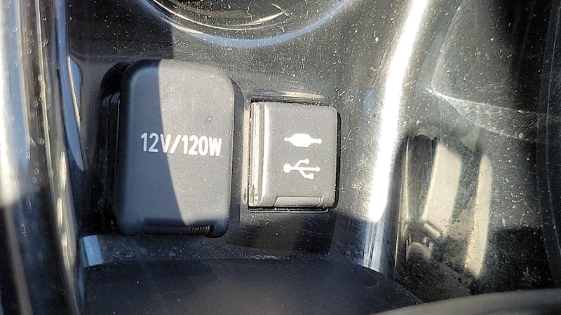 2020 Toyota Prius XLE 18