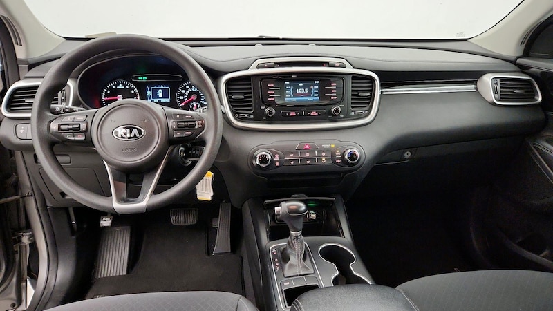 2017 Kia Sorento LX 9