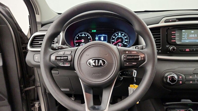 2017 Kia Sorento LX 10