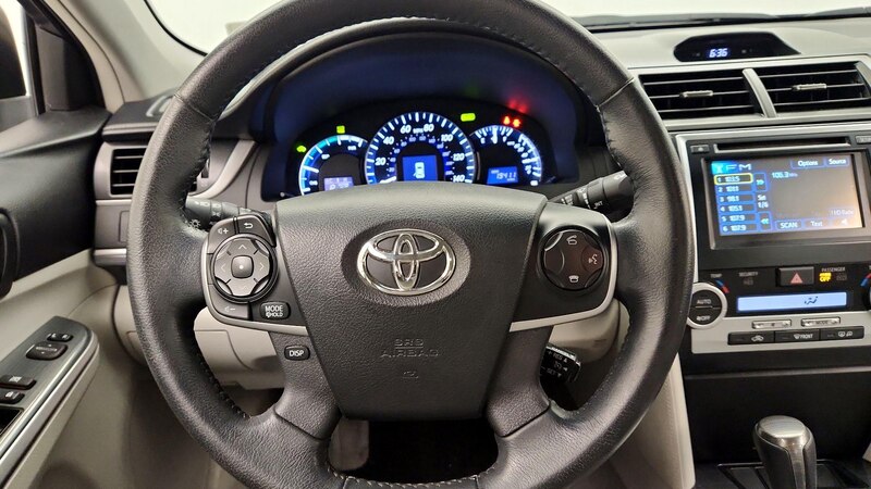 2013 Toyota Camry XLE 10