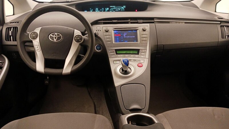 2013 Toyota Prius Two 9