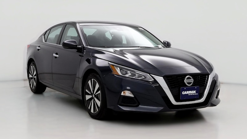 2022 Nissan Altima SV Hero Image