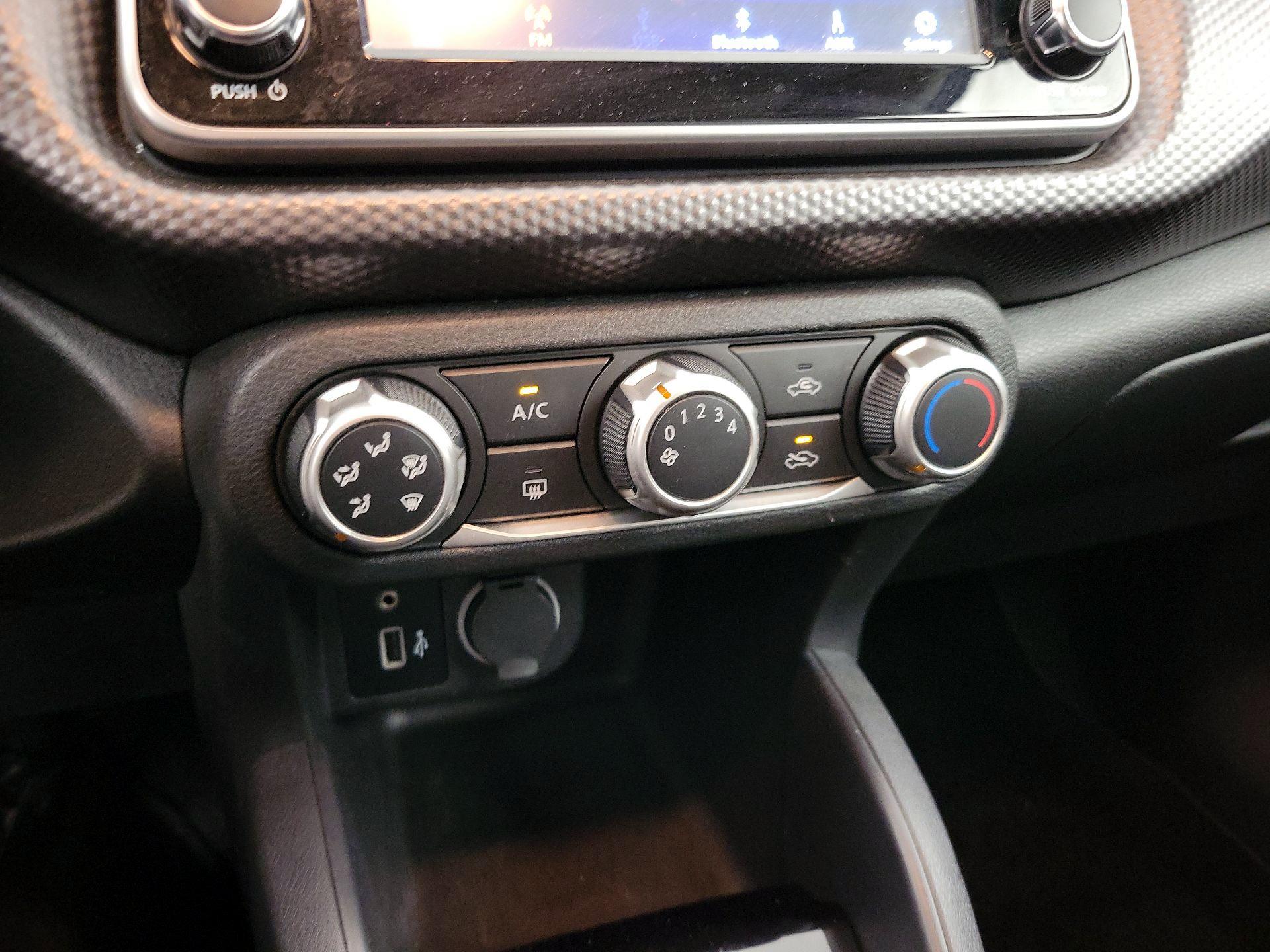 Thumbnail: 2020 Nissan Kicks - 16