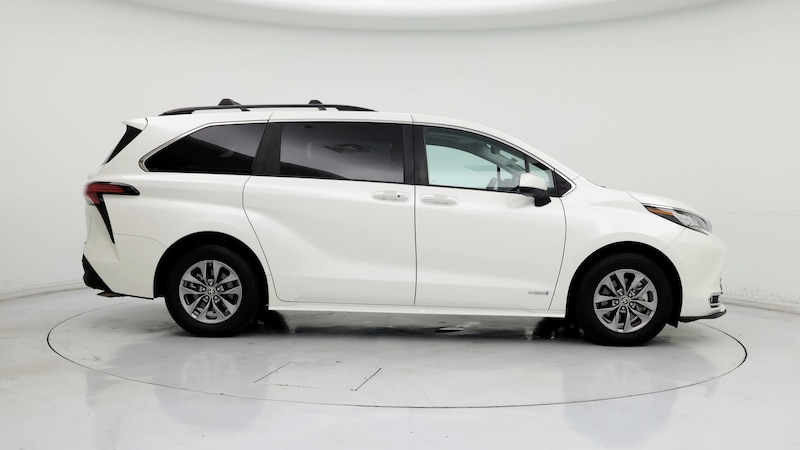 2021 Toyota Sienna XLE 7