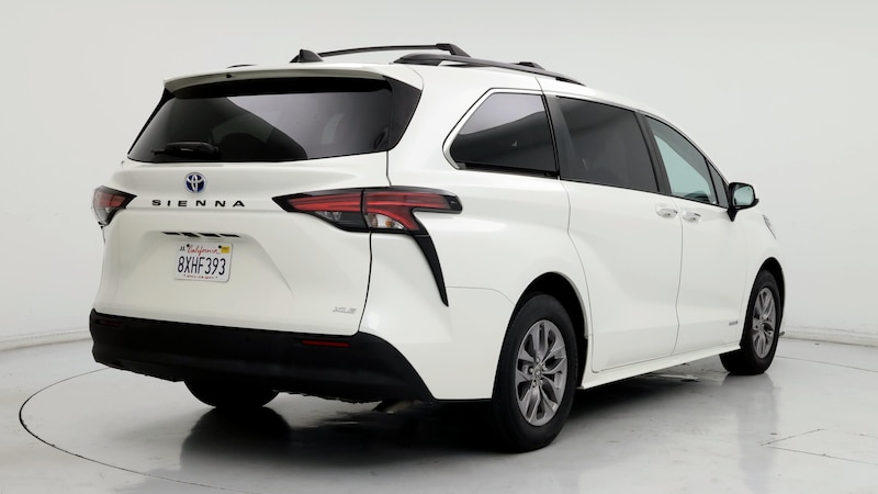 2021 Toyota Sienna XLE 8