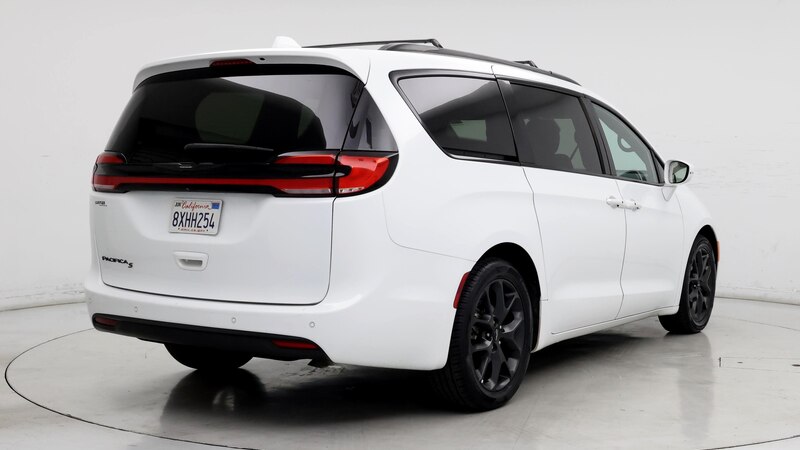 2021 Chrysler Pacifica Touring 8