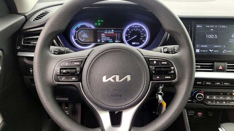 2022 Kia Niro LX 10