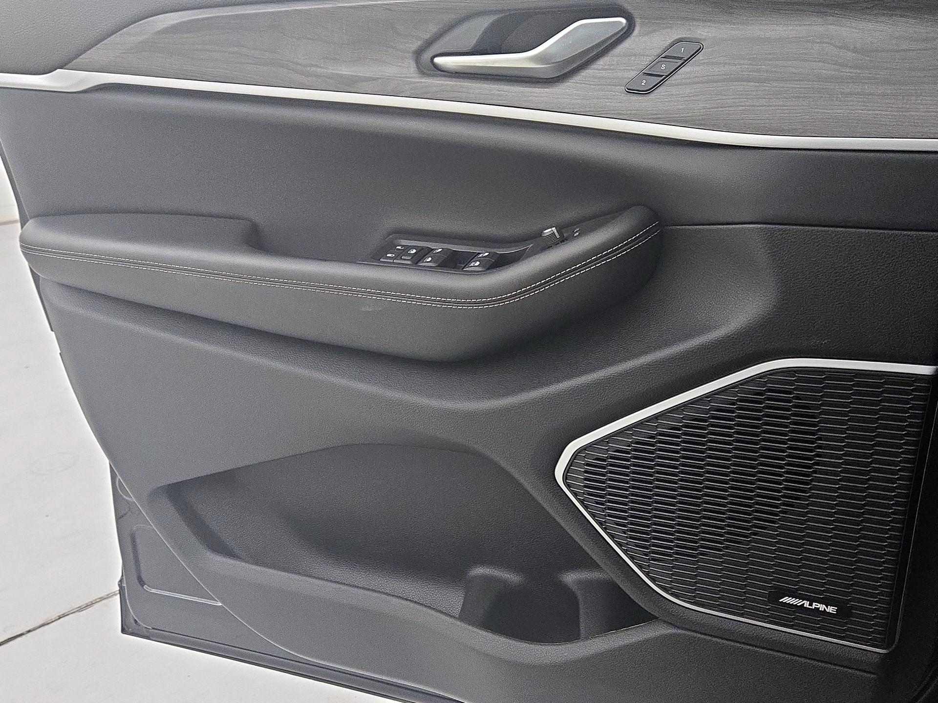 Thumbnail: 2022 Jeep Grand Cherokee - 12