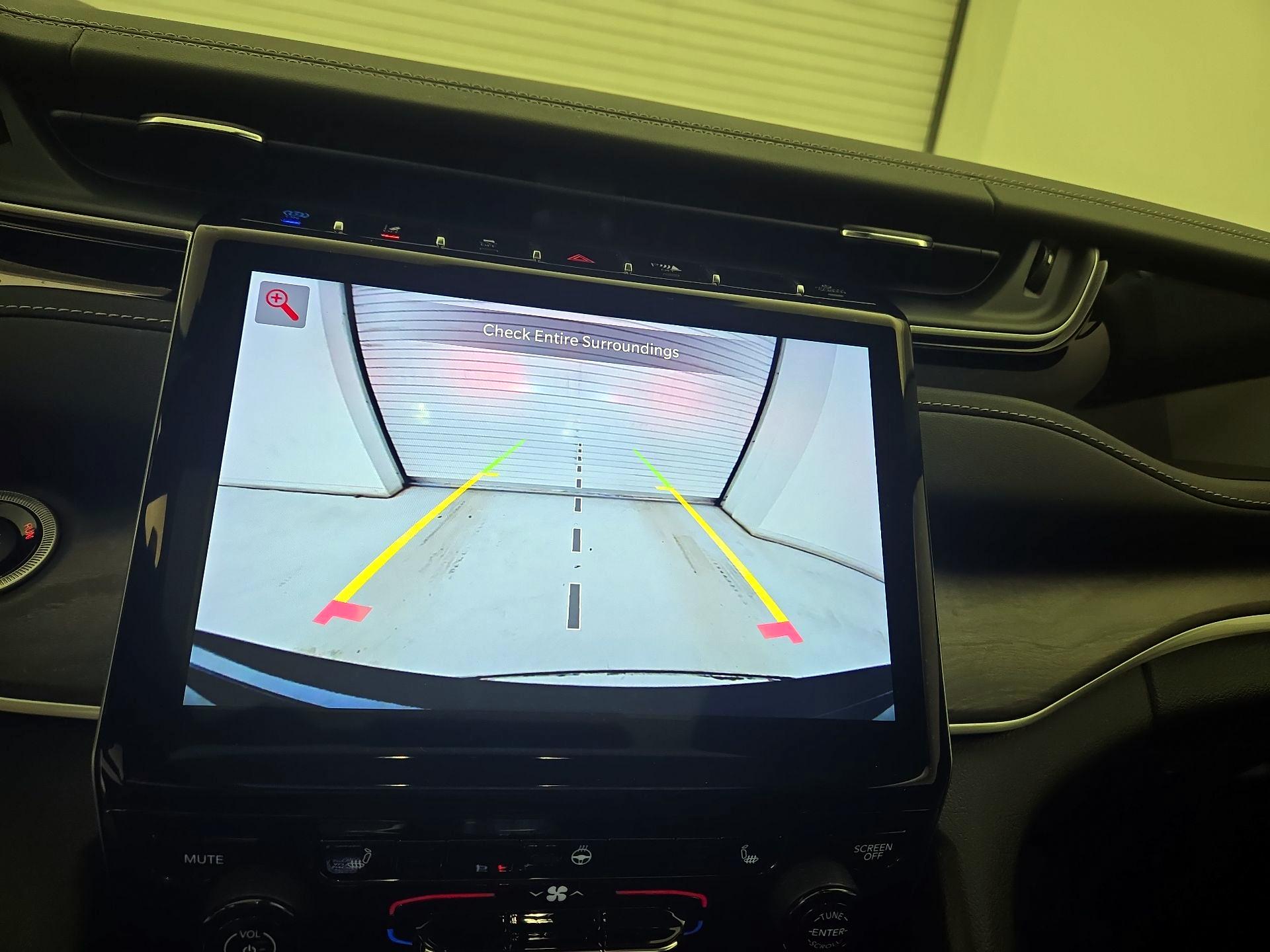 Thumbnail: 2022 Jeep Grand Cherokee - 15