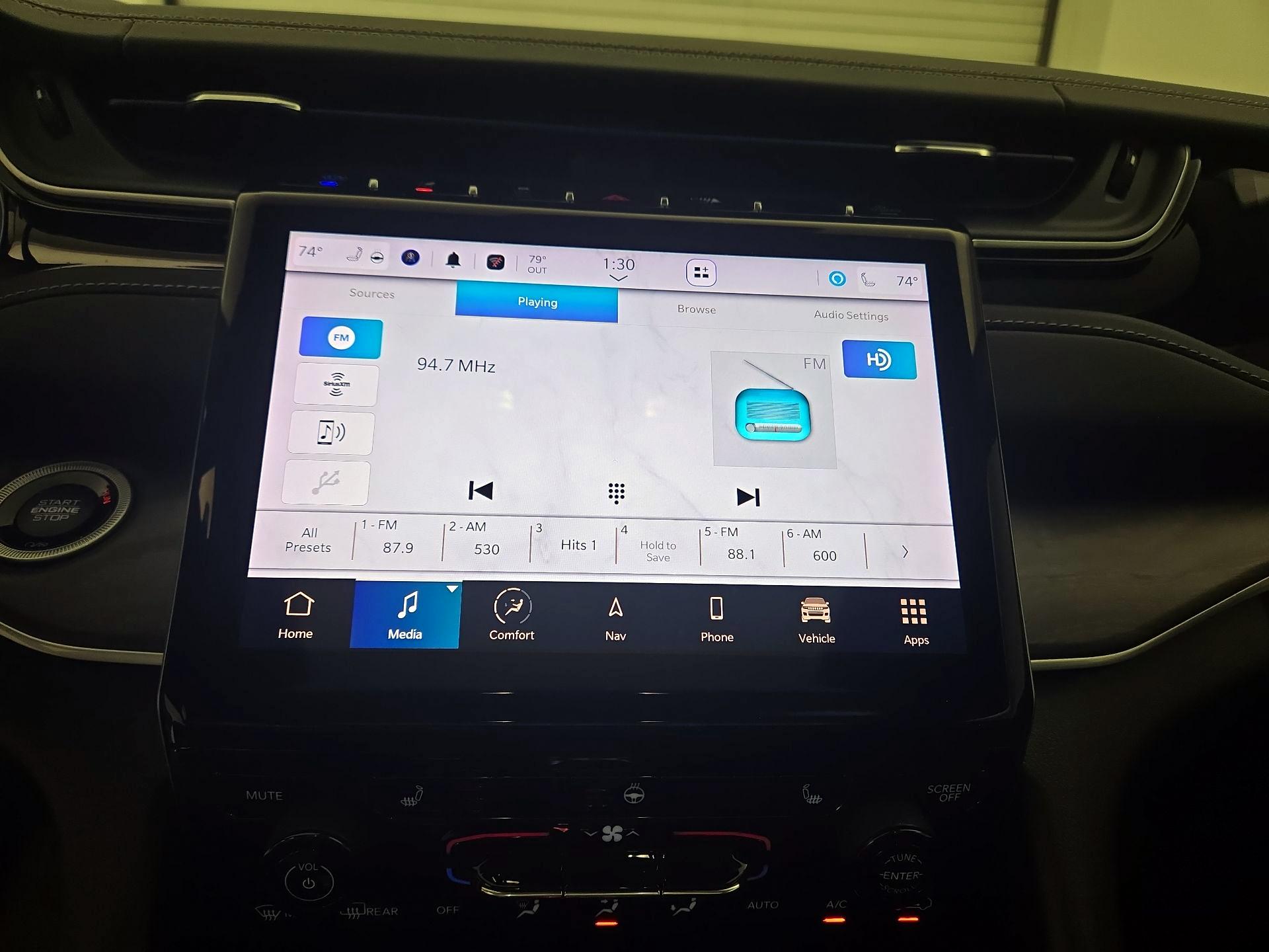 Thumbnail: 2022 Jeep Grand Cherokee - 16