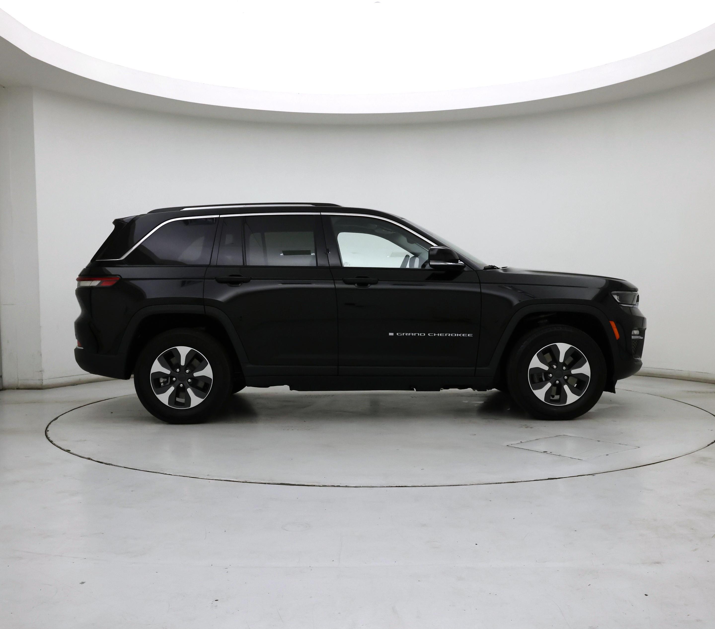 Thumbnail: 2022 Jeep Grand Cherokee - 7