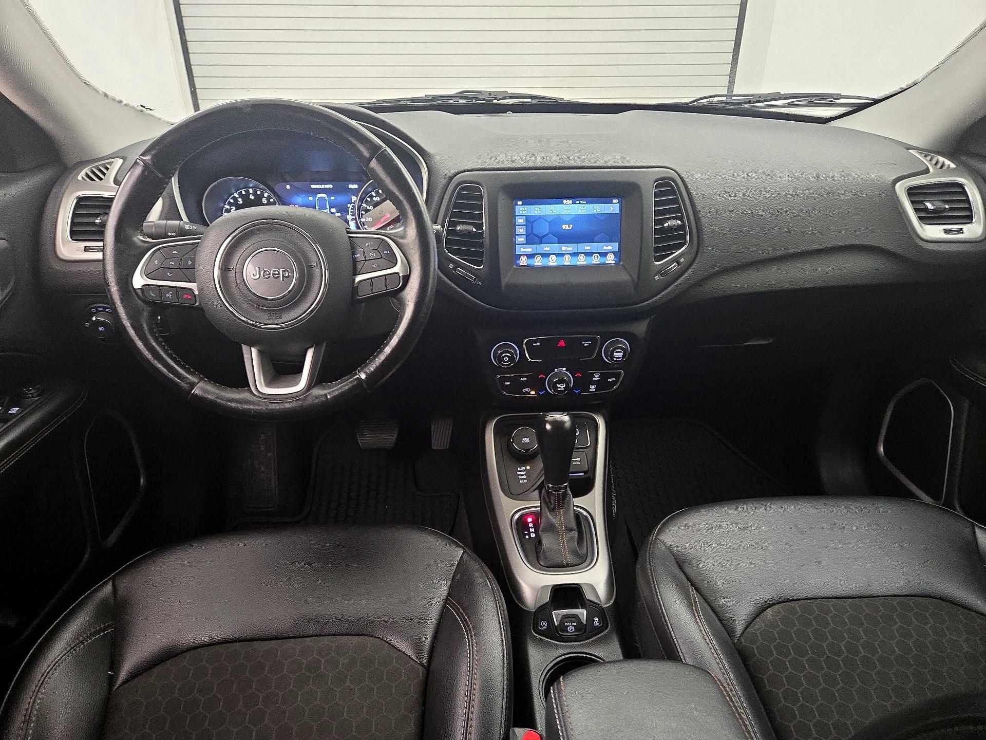 Thumbnail: 2020 Jeep Compass - 9