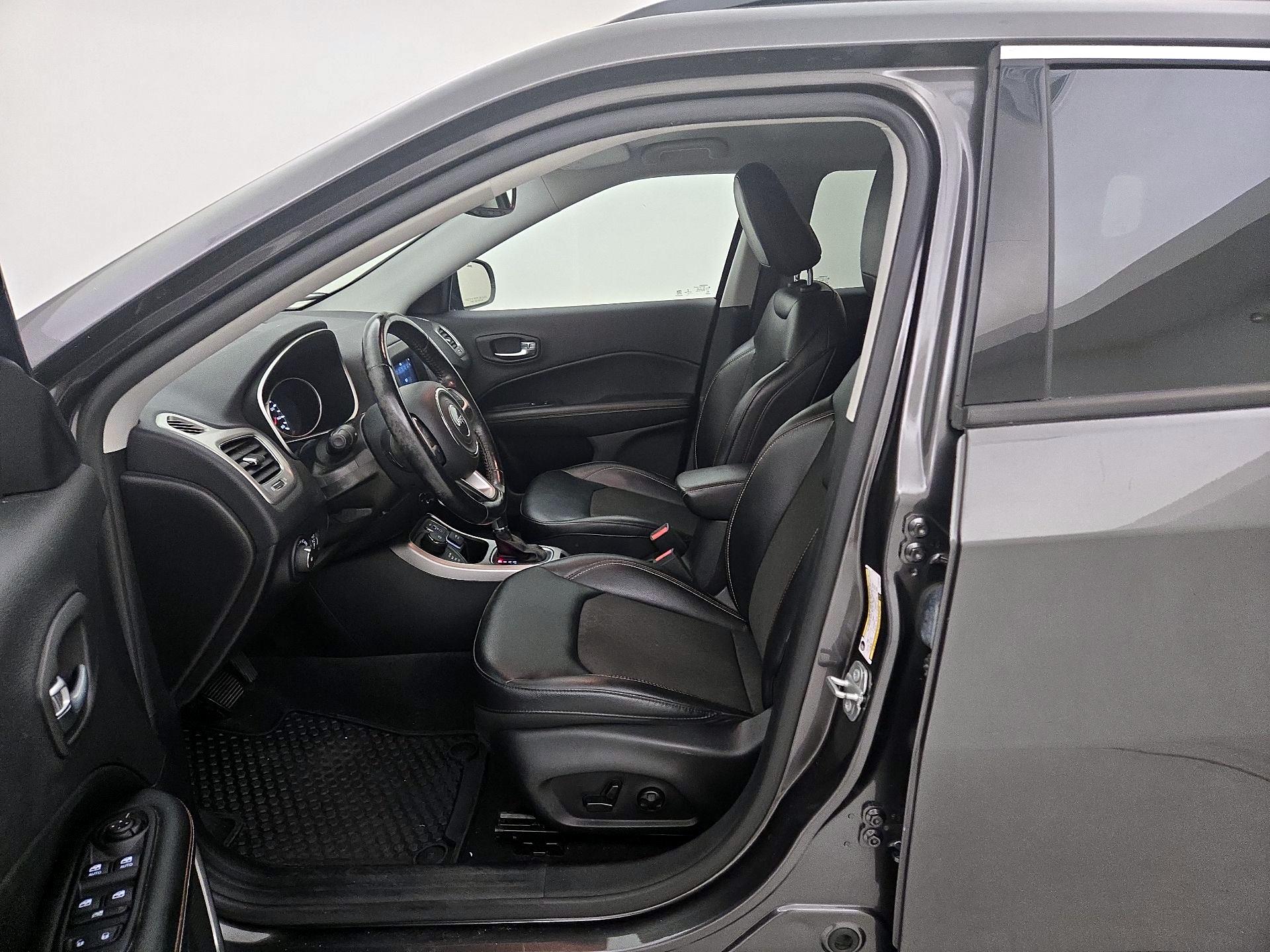 Thumbnail: 2020 Jeep Compass - 11