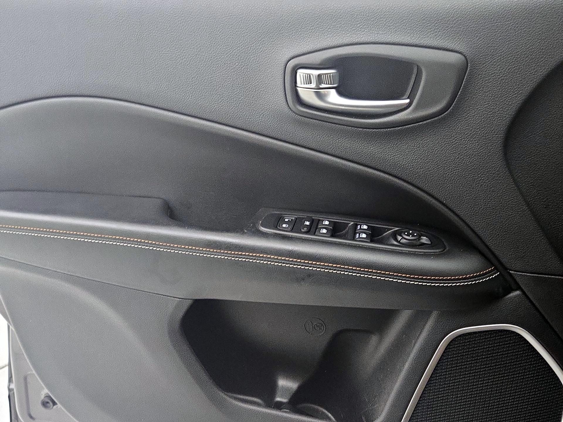 Thumbnail: 2020 Jeep Compass - 12