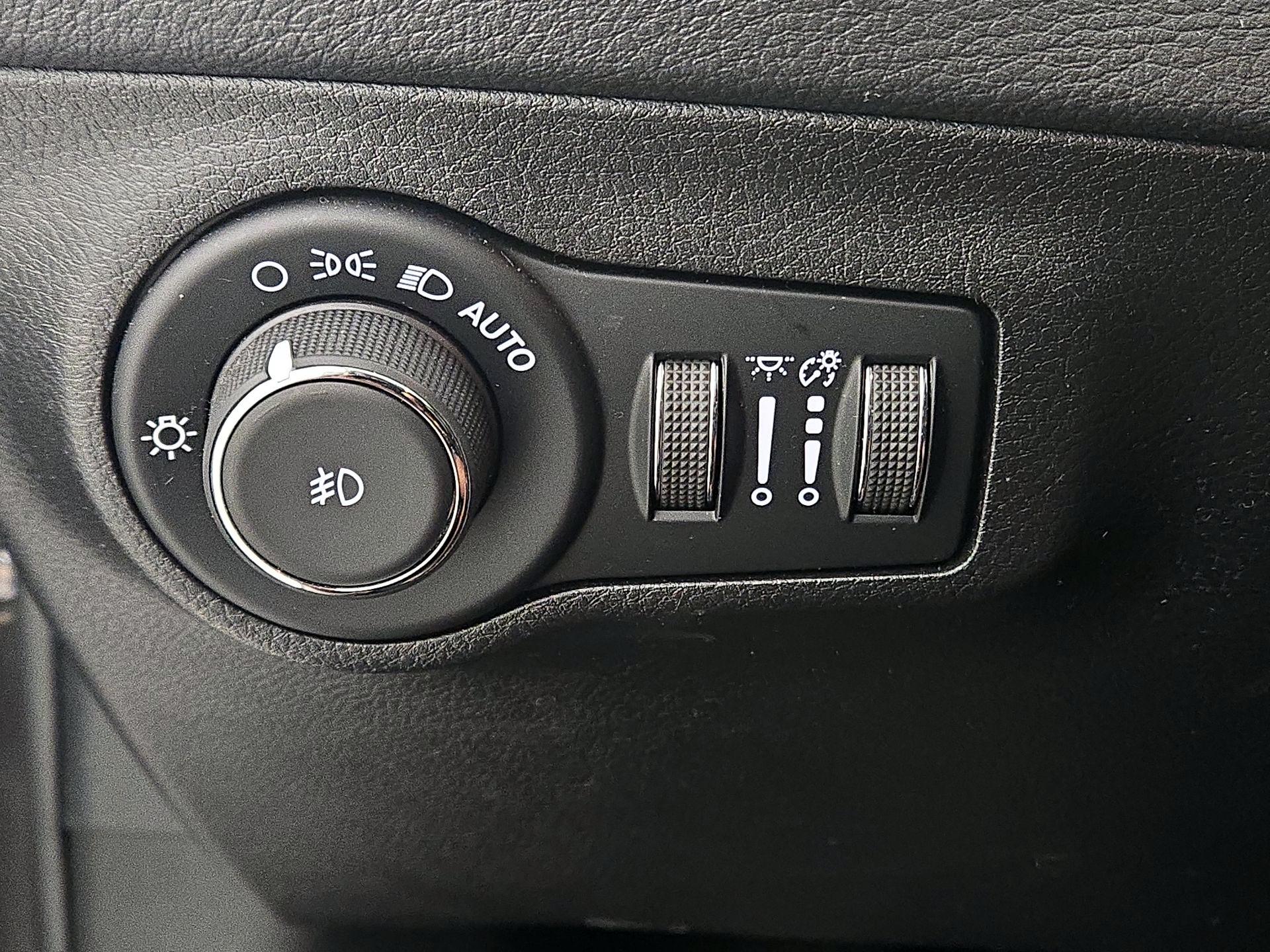 Thumbnail: 2020 Jeep Compass - 13