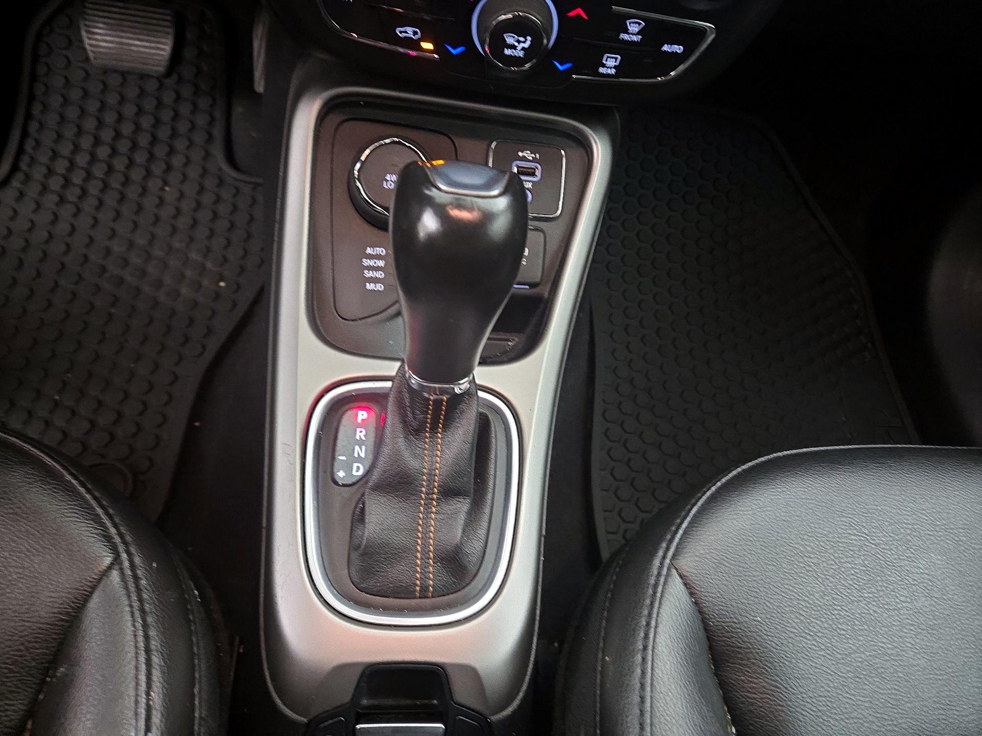 Thumbnail: 2020 Jeep Compass - 17