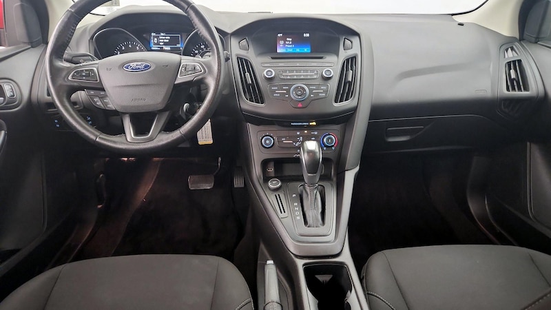 2015 Ford Focus SE 9