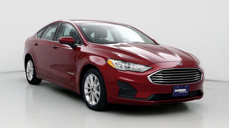 2019 Ford Fusion SE Hero Image