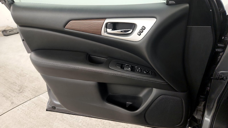 2017 Nissan Pathfinder Platinum 12