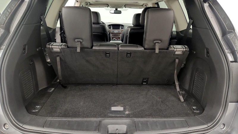 2017 Nissan Pathfinder Platinum 23