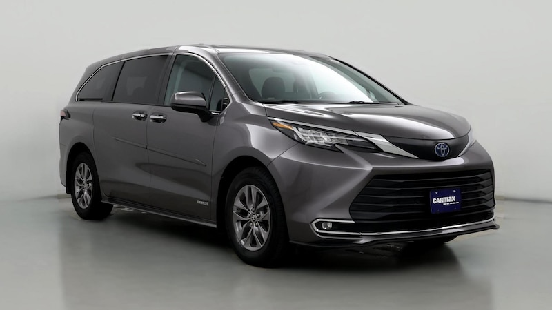 2021 Toyota Sienna XLE Hero Image