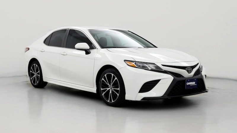 2018 Toyota Camry SE Hero Image