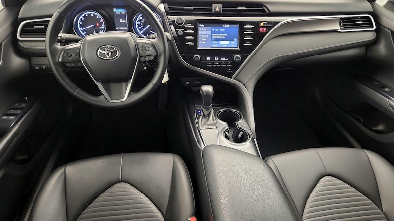 2018 Toyota Camry SE 9