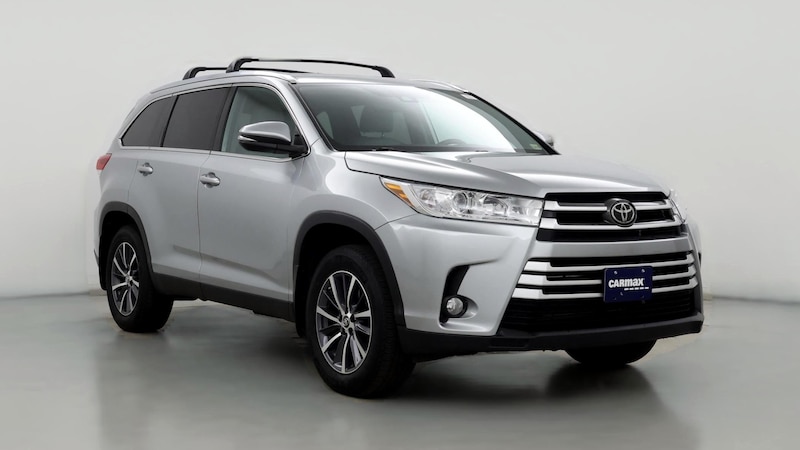 2019 Toyota Highlander XLE Hero Image