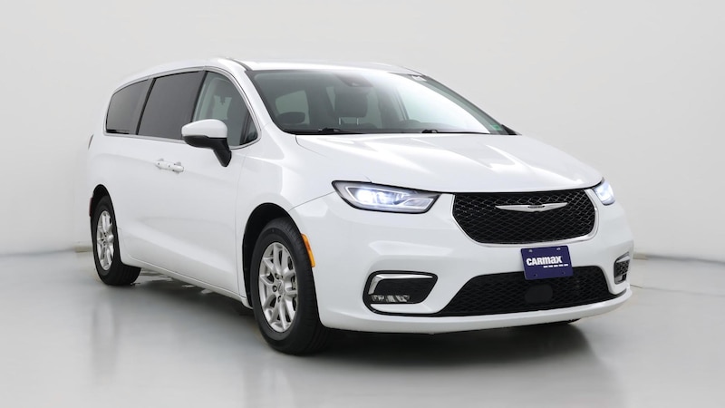 2023 Chrysler Pacifica Touring L Hero Image