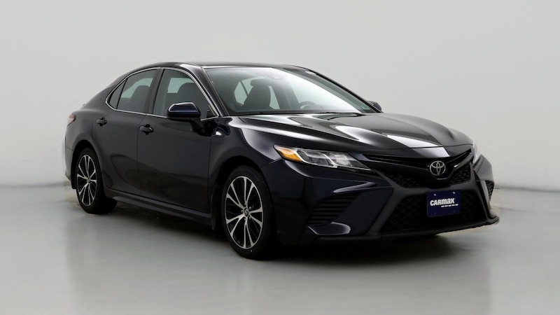 2019 Toyota Camry SE Hero Image