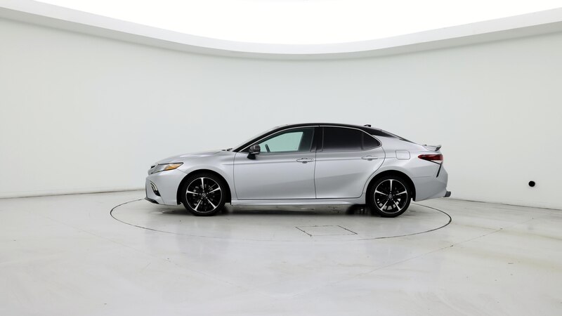 2019 Toyota Camry XSE 3