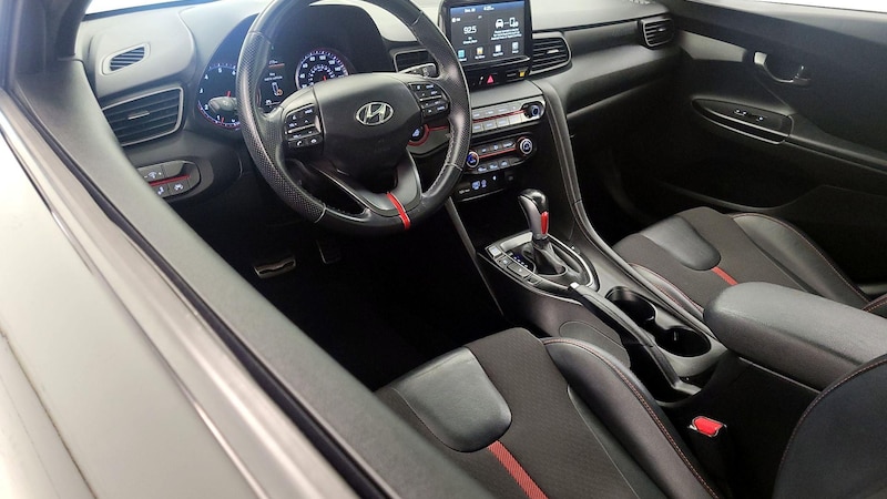 2020 Hyundai Veloster Turbo 9