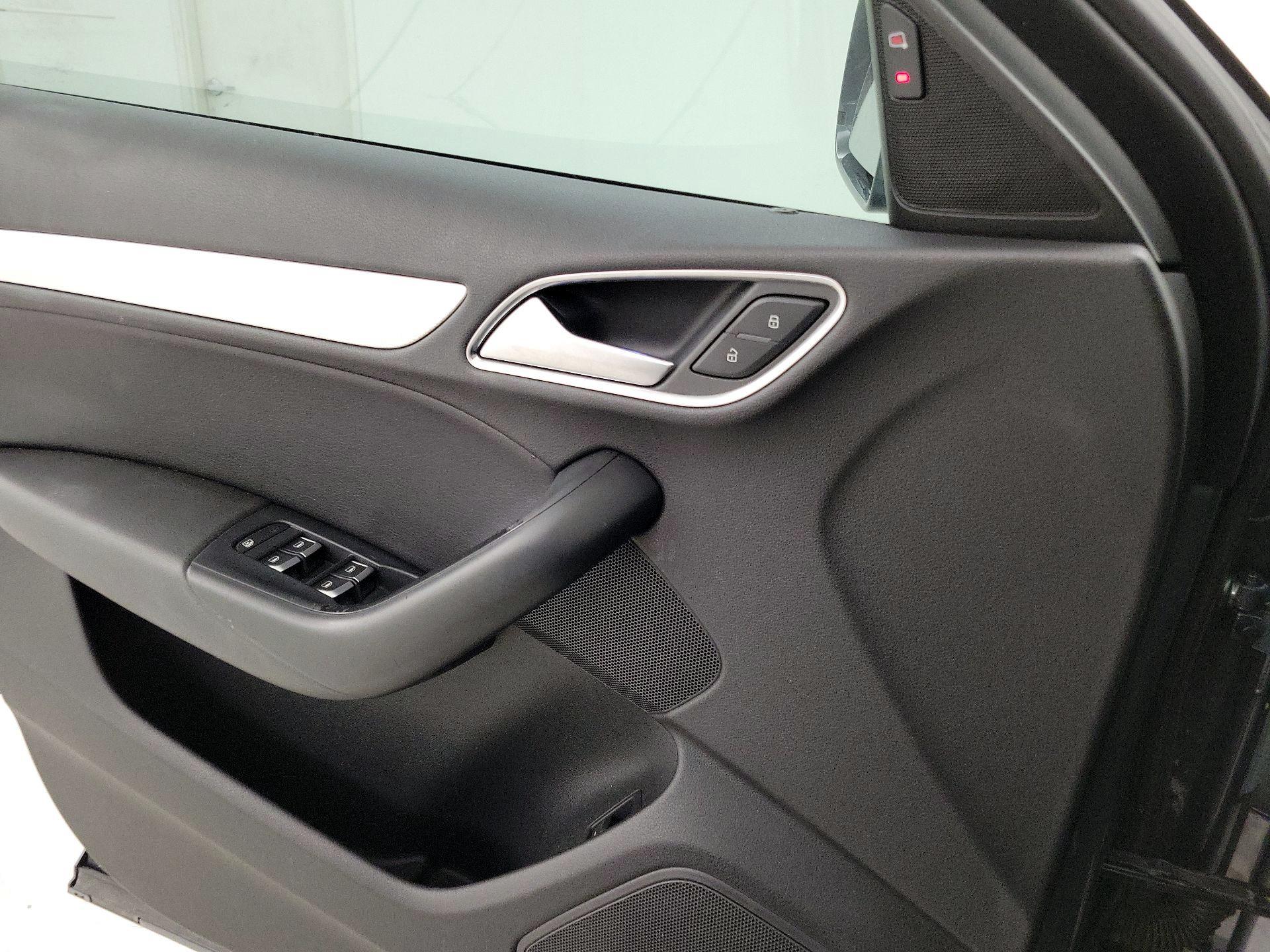 Thumbnail: 2016 Audi Q3 - 12