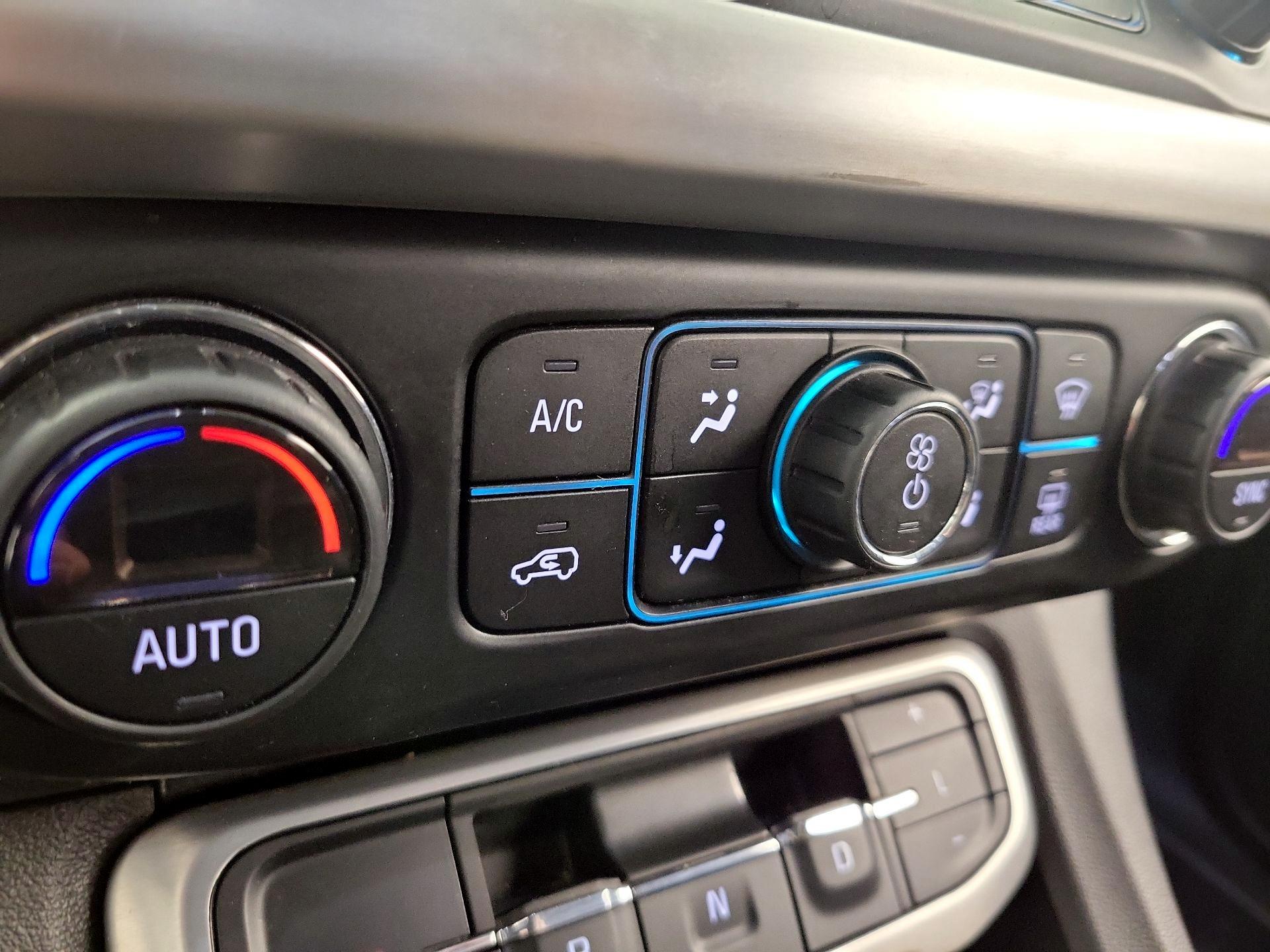 Thumbnail: 2020 GMC Acadia - 16