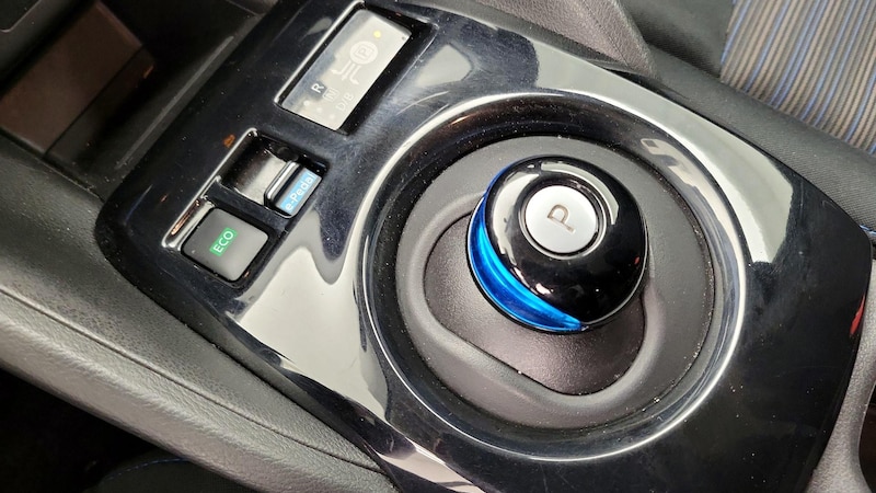 2019 Nissan Leaf SV 18