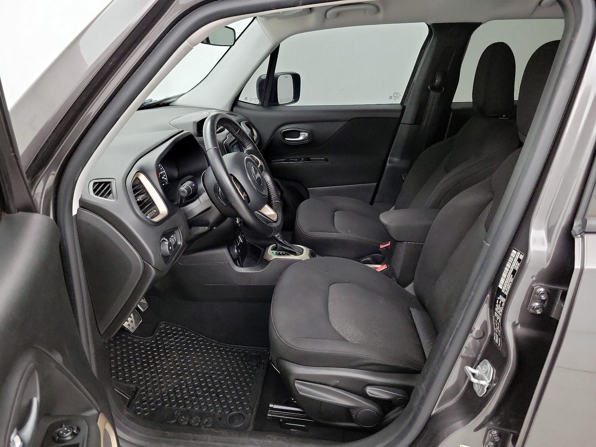Thumbnail: 2016 Jeep Renegade - 11