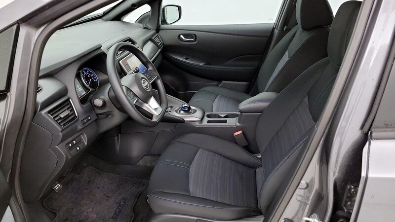 2025 Nissan Leaf S 11